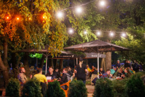 BARAS KIEMAS BIERGARTEN KAUNAS